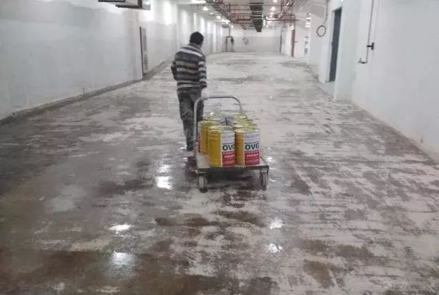 無溶劑環(huán)氧自流平施工